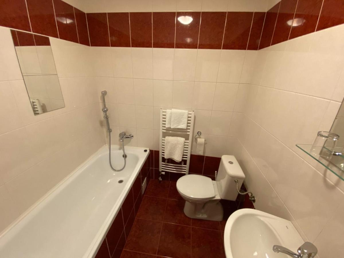 Hotel Pod Zelenou Cesky Tesin Exterior photo